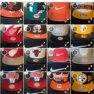 Hats in bulk 10-25$ or buy all 30 hats for 250$